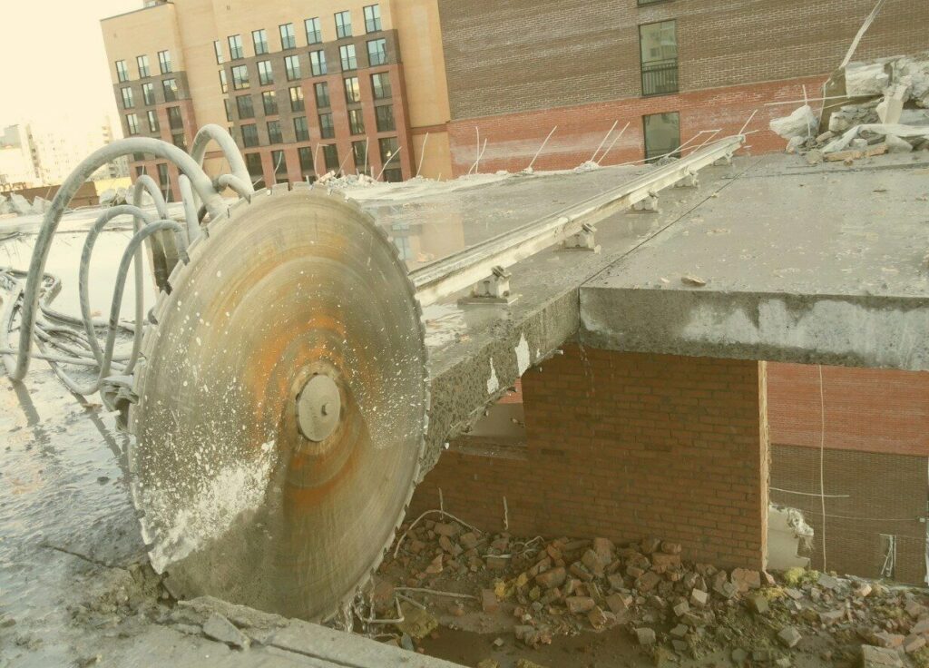 قص الخرسانة بالمنشار frame 31