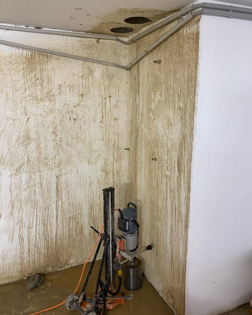 Объект «Гараж».Материал монолит (30см).Диаметр d182.#алмазноебурение #алмазноесверление (2)