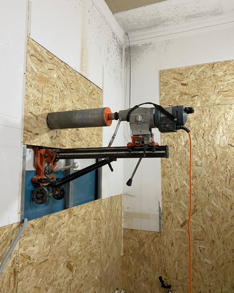 Объект «Офисное помещение».Материал монолит (80см); кирпич (60см).Диаметр d122;d132.#алмазное (4)